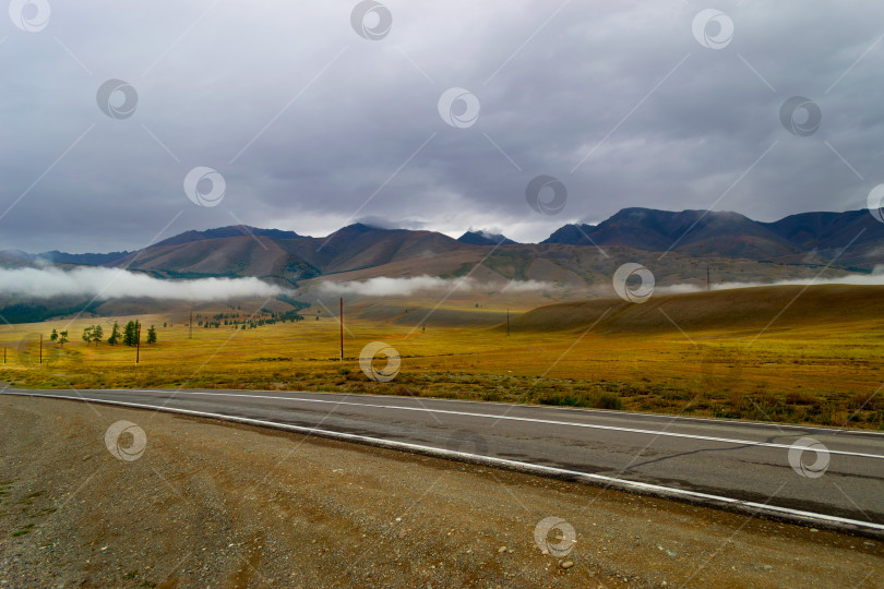 Скачать Чуйский тракт и горы, Республика Алтай, Южная Сибирь, Россия фотосток Ozero