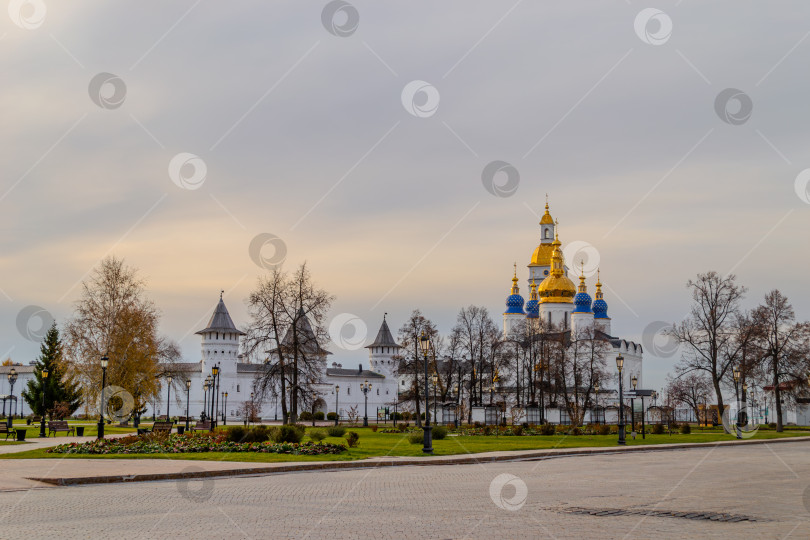 Скачать Тобольск, Тобольский кремль осенним утром фотосток Ozero