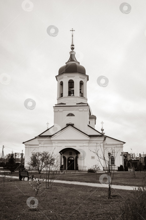 Скачать Церковь апостолов Петра и Павла в Тобольска, черно-белое изображение фотосток Ozero