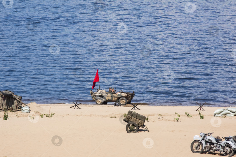 Скачать Самара, Россия, 2016-07-31, Праздник Военно-морского флота. Показ военной техники в действии. Реконструкция боевых действий на реке Волга. фотосток Ozero