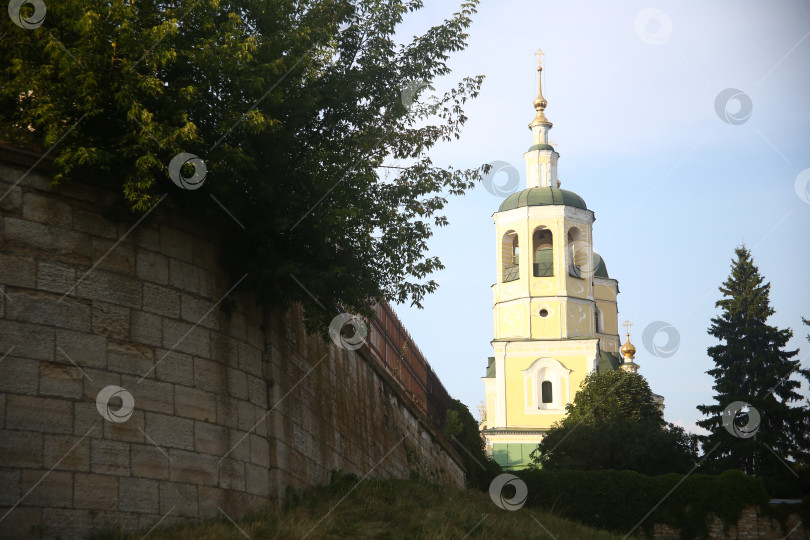 Скачать Вид на природу и Храм фотосток Ozero