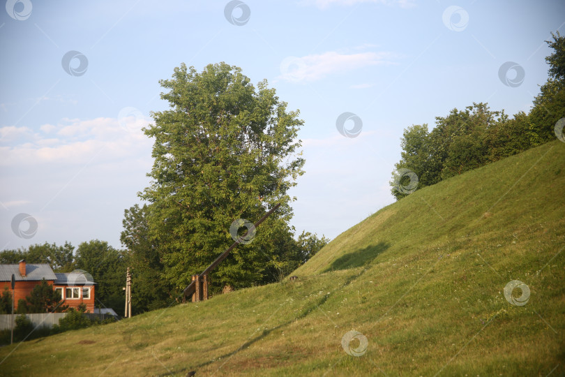 Скачать Вид на природу и дома города Серпухов фотосток Ozero