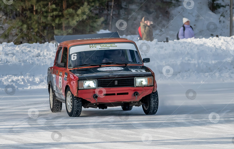 Скачать Россия г.Красноярск 10 марта  2024г. автомобиль Ваз 2105 зимний дрифт фотосток Ozero