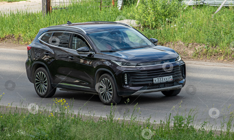 Скачать Россия г.Красноярск 23 мая  2025г. автомобиль Chery Exeed TXL — современный китайский кроссовер фотосток Ozero