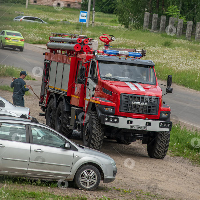 Скачать Россия г.Красноярск 23 мая  2025г. автомобиль  Пожарная автоцистерна АЦТ-3-40-10 (5557) предназначена для тушения пожаров и выполнения аварийно-спасательных работ фотосток Ozero