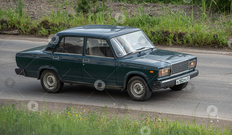 Скачать Россия г.Красноярск 23 мая  2025г. автомобиль  ВАЗ-2107  Советский и российский заднеприводный автомобиль фотосток Ozero