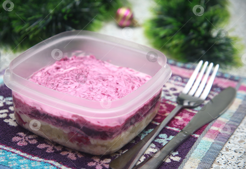 Скачать Салат сельдь под шубой с приборами фотосток Ozero