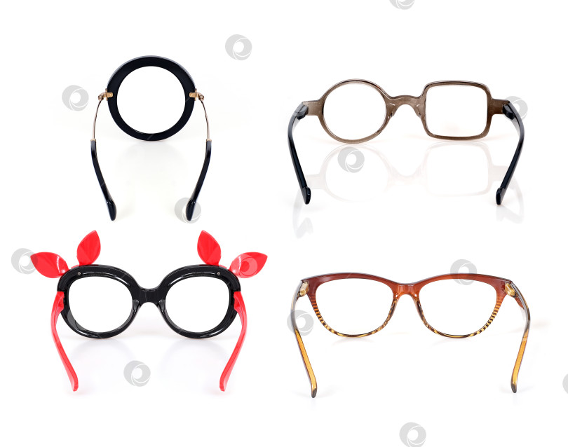 Скачать Одноглазые забавные очки, выделенные на белом фоне, для нанесения на портрет фотосток Ozero