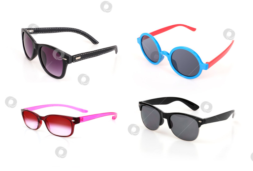 Скачать Набор солнцезащитных очков, выделенных на белом фоне, для нанесения на портрет фотосток Ozero