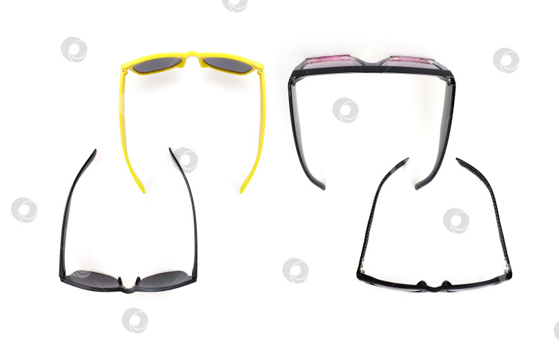 Скачать Набор солнцезащитных очков, выделенных на белом фоне, для нанесения на портрет фотосток Ozero