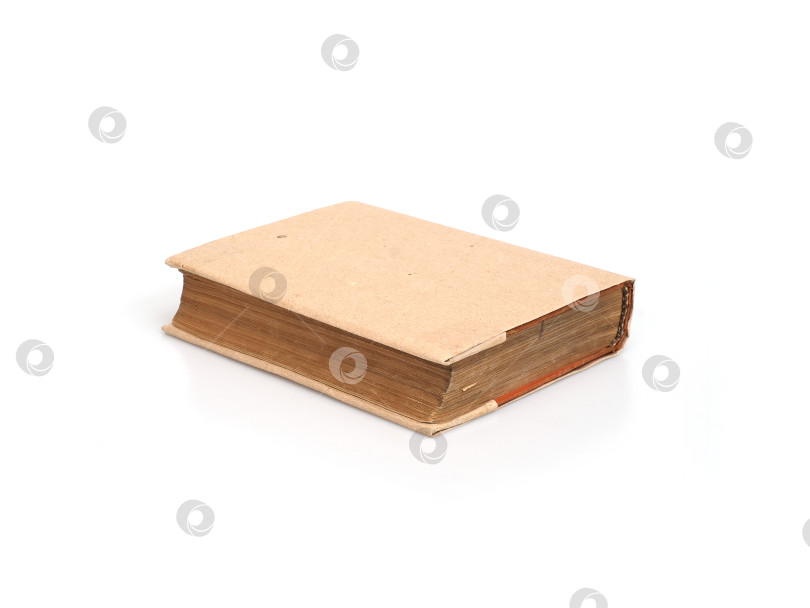 Скачать Старинная книга в крафтовом переплете с изолятами на белом фоне фотосток Ozero