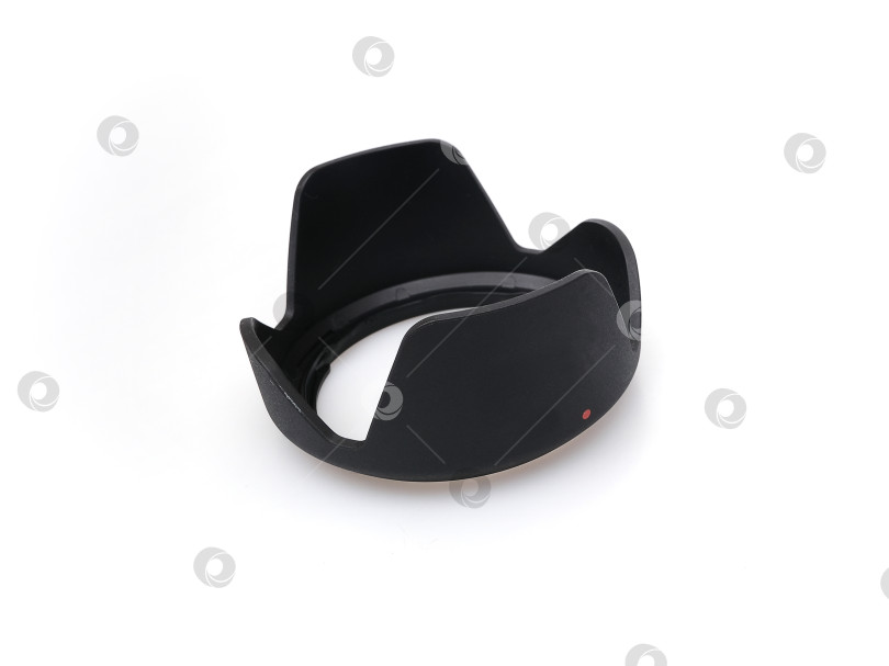 Скачать Лепестковая бленда объектива выделена на белом фоне фотосток Ozero