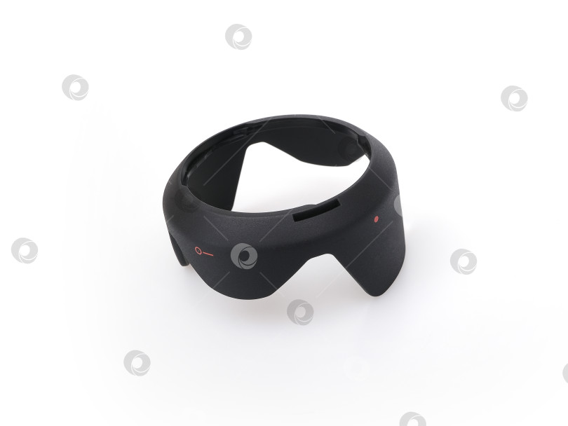 Скачать Лепестковая бленда объектива выделена на белом фоне фотосток Ozero