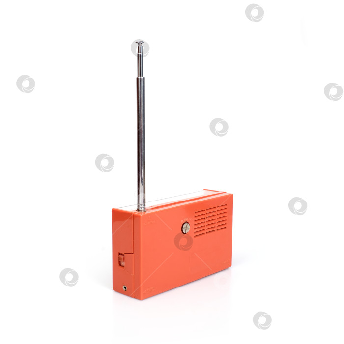 Скачать Старинный электронный радиоприемник, изолированный на белом фоне фотосток Ozero