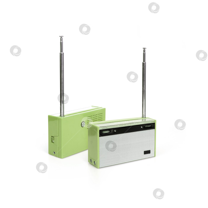 Скачать Старинный электронный радиоприемник, изолированный на белом фоне фотосток Ozero