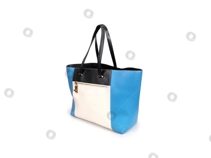 Скачать Большая синяя женская сумка, выделяющаяся на белом фоне фотосток Ozero