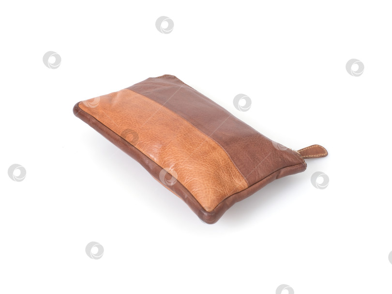 Скачать Кожаная косметичка, выделенная на белом фоне фотосток Ozero