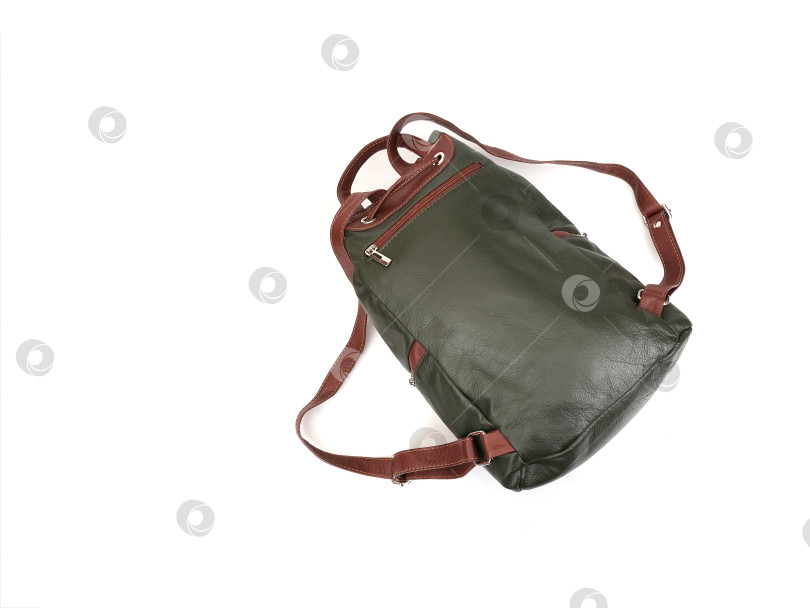 Скачать Красивый кожаный зеленый рюкзак, выделенный на белом фоне фотосток Ozero