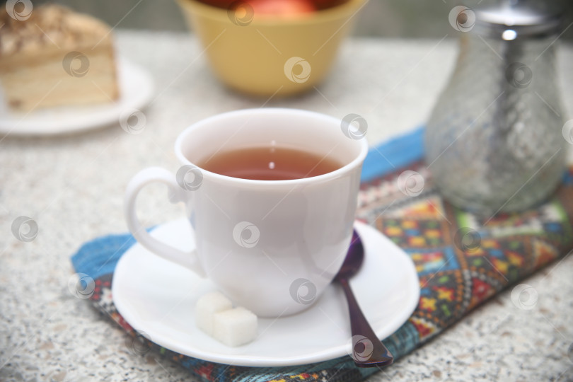 Скачать Чашка черного кофе и куски сахара рафинада фотосток Ozero