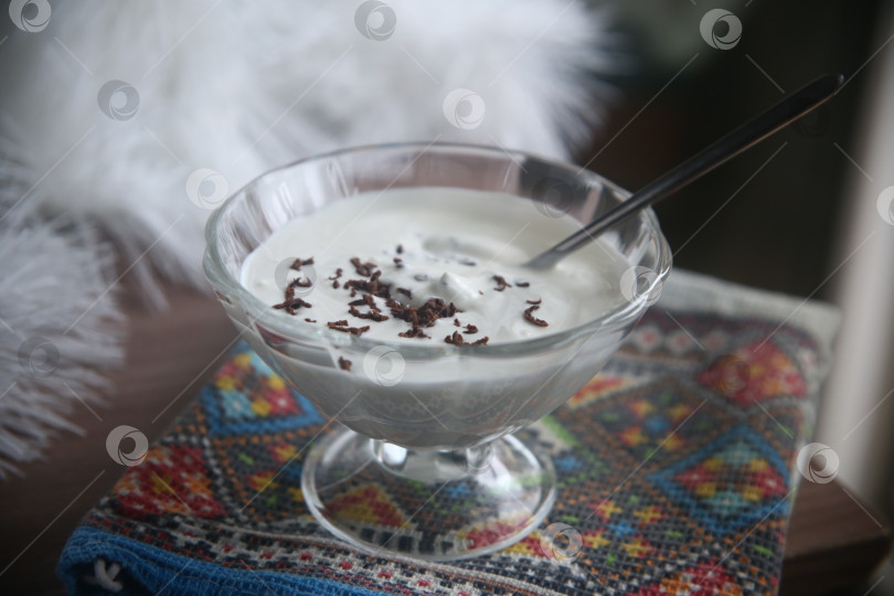 Скачать Творожный крем с тёртым шоколадом фотосток Ozero