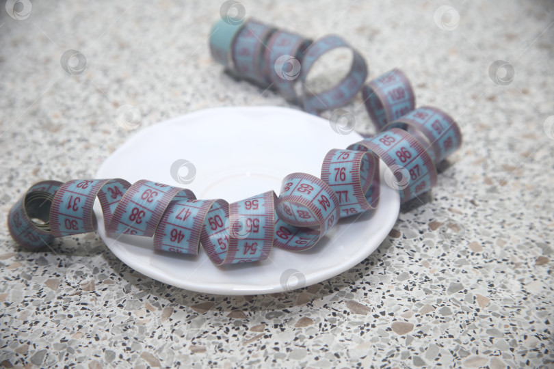 Скачать Сантиметровая лента фотосток Ozero