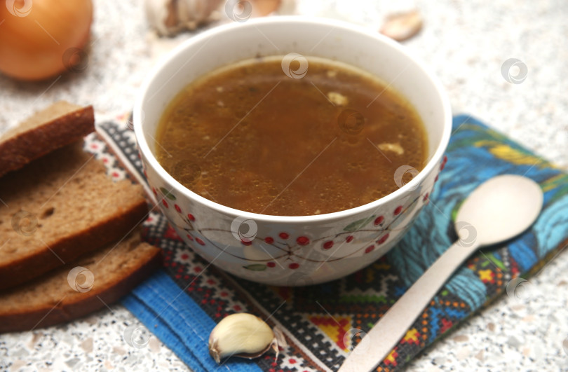 Скачать Тарелка супа борща в тарелке фотосток Ozero