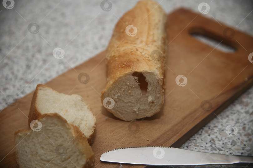Скачать Белый нарезанный хлеб фотосток Ozero