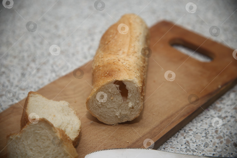 Скачать Белый нарезанный хлеб фотосток Ozero