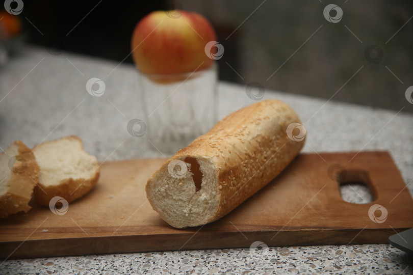 Скачать Белый нарезанный хлеб фотосток Ozero