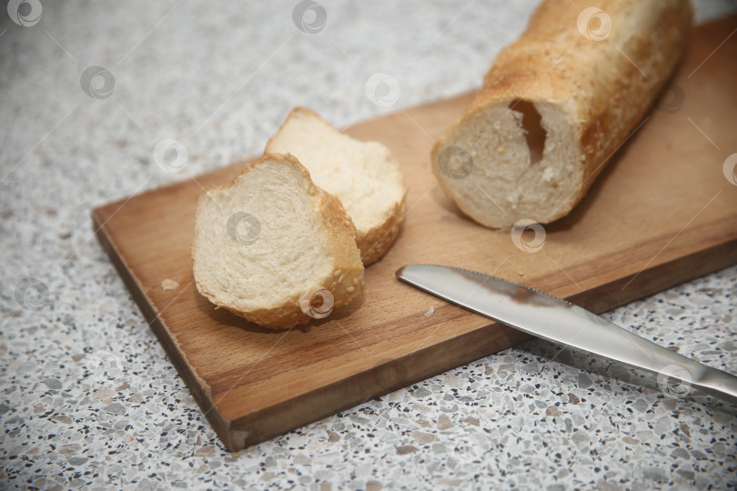 Скачать Белый нарезанный хлеб фотосток Ozero