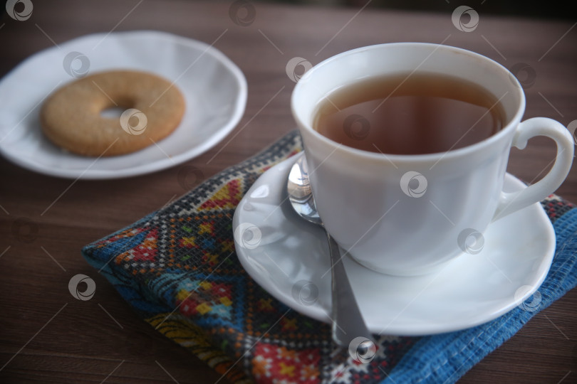 Скачать Чай черный в чашке фотосток Ozero