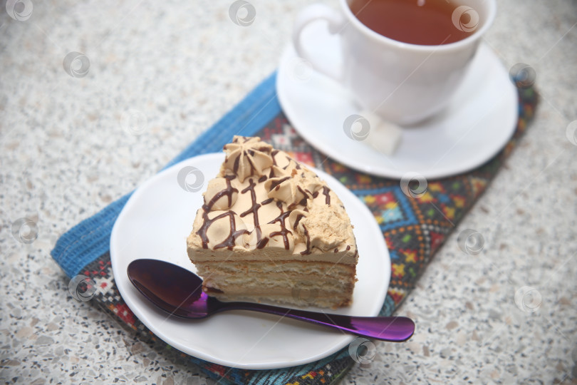 Скачать Кусок карамельного торта фотосток Ozero