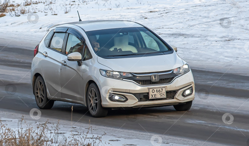 Скачать Россия г.Красноярск 19 ноября  2025г. автомобиль фотосток Ozero