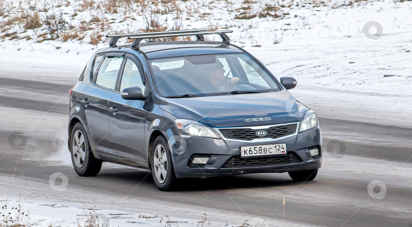Скачать Россия г.Красноярск 19 ноября  2025г. автомобиль Kia Ceed I. фотосток Ozero
