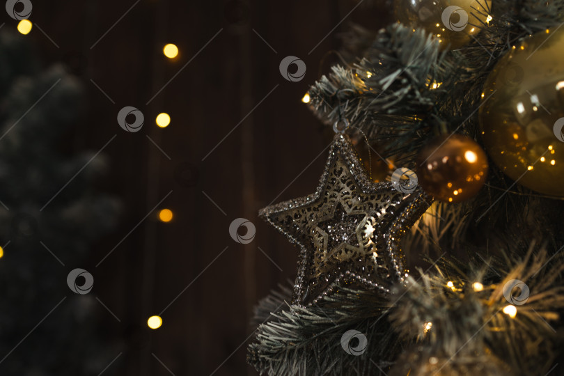 Скачать звезда на рождественской елке, звезда для украшения рождественской елки фотосток Ozero