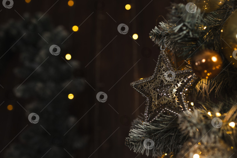 Скачать звезда на рождественской елке, звезда для украшения рождественской елки фотосток Ozero