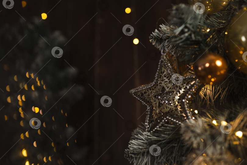 Скачать звезда на рождественской елке, звезда для украшения рождественской елки фотосток Ozero
