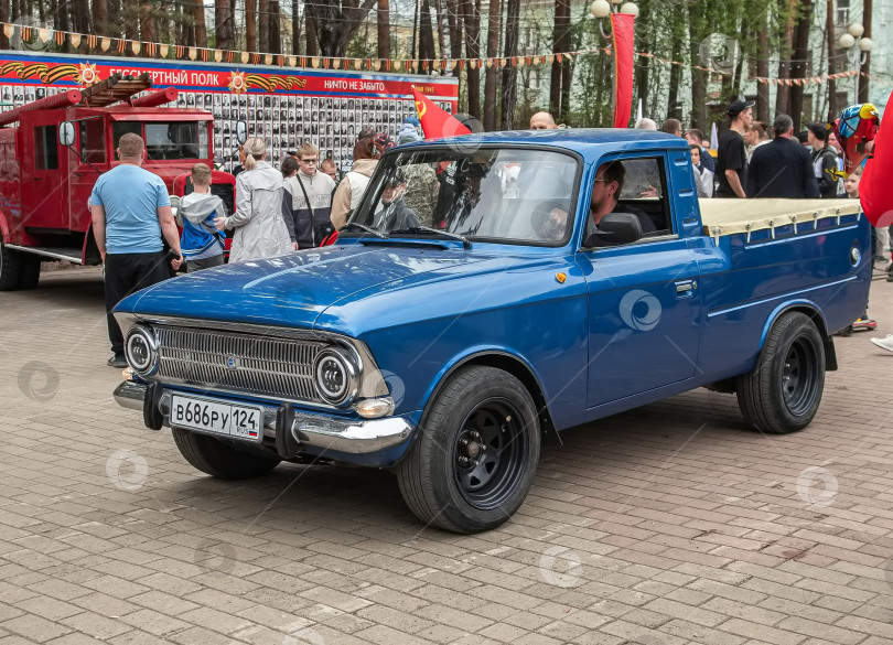 Скачать Россия, Красноярск 27 мая 2025г. автомобиль  Иж-2715 Советский и российский автомобиль фотосток Ozero