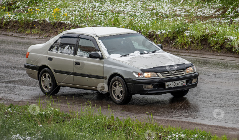 Скачать Россия, Красноярск 27 мая 2025г. автомобиль Toyota Corona Японский автомобиль фотосток Ozero