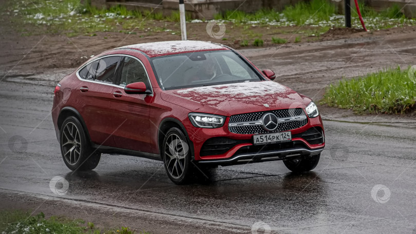 Скачать Россия, Красноярск 27 мая 2025г. автомобиль Mercedes-Benz GLC Coupe. фотосток Ozero