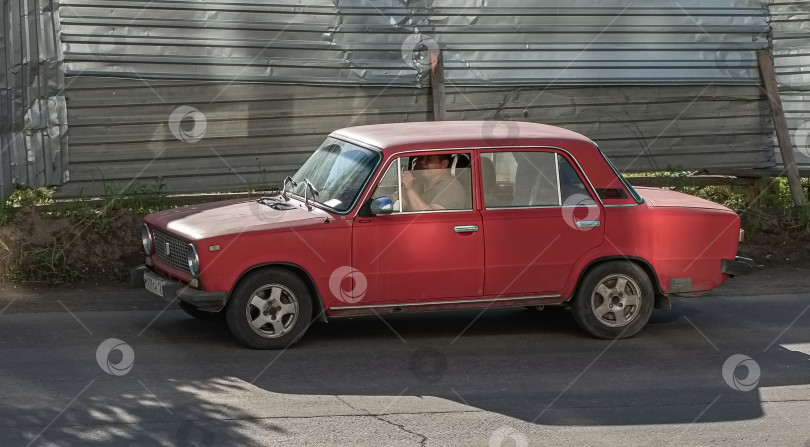 Скачать Россия, Красноярск 27 мая 2025г. автомобиль  ВАЗ-2101 Советский автомобиль фотосток Ozero