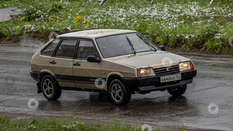 Скачать Россия, Красноярск 27 мая 2025г. автомобиль  ВАЗ-2109 фотосток Ozero