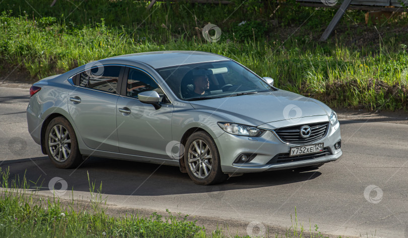 Скачать Россия, Красноярск 27 мая 2025г. автомобиль Mazda6 Японский автомобиль фотосток Ozero