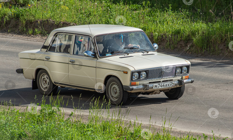 Скачать Россия,Сибирь 27 Мая 2025 год. Автомобиль  ВАЗ-2106 Российский автомобиль фотосток Ozero