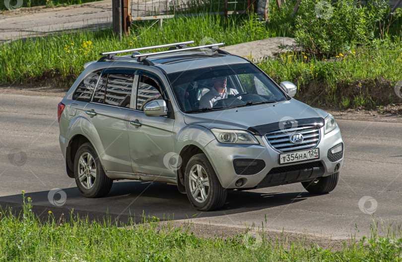 Скачать Россия, Красноярск 27 мая 2025г. автомобиль Lifan X60 — компактный кроссовер фотосток Ozero