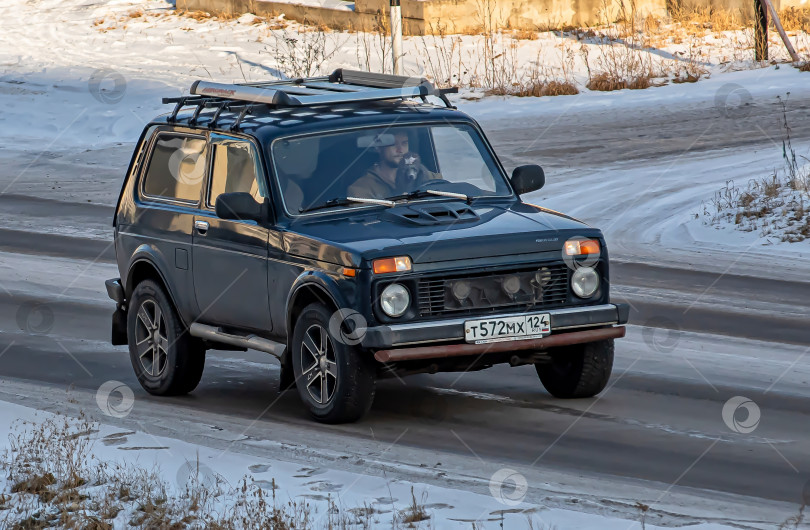 Скачать Россия,Сибирь 27 Мая 2025 год. Автомобиль  нива ваз 2121 фотосток Ozero