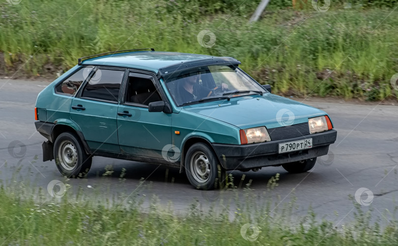 Скачать Россия,Сибирь 27 Мая 2025 год. Автомобиль  ВАЗ-2109 фотосток Ozero