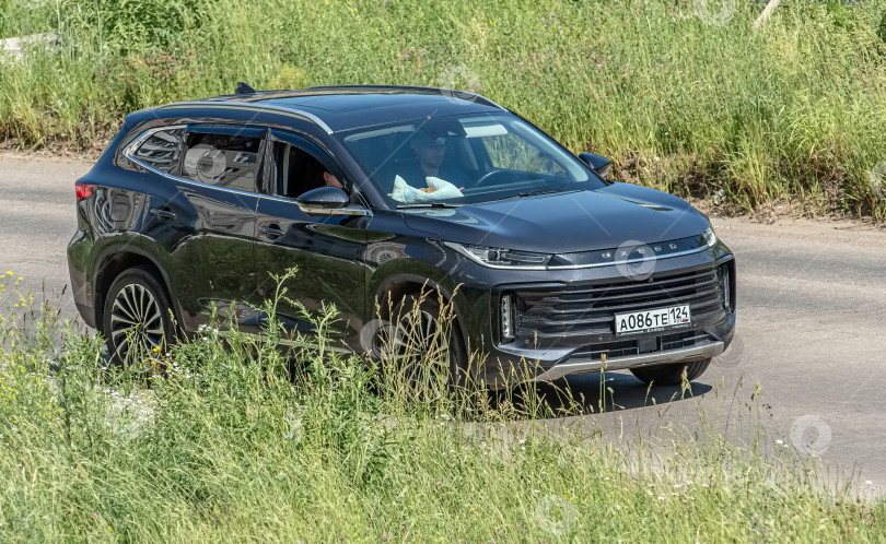 Скачать Россия,Сибирь 27 Мая 2025 год. Автомобиль превосходил TXL 2024 года. фотосток Ozero