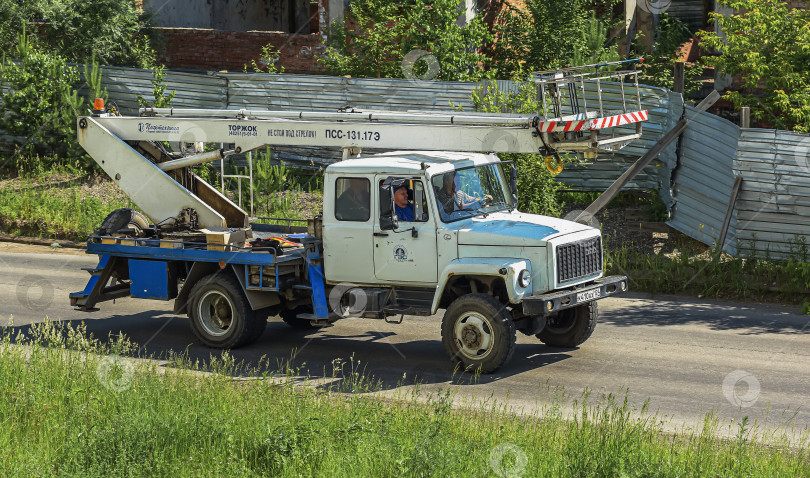 Скачать Россия г.Красноярск 23 мая  2025г. автомобиль  газ 3307 автовышка фотосток Ozero