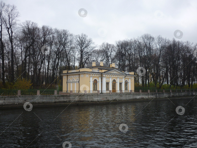 Скачать Здание в Летнем саду фотосток Ozero